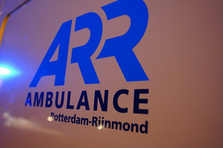 Krimpenaar gewond na aanrijding met motor in Rotterdam-Centrum